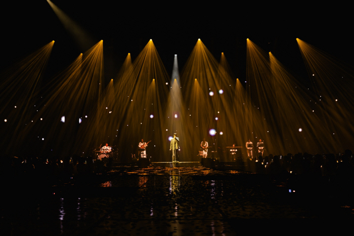 Jung Yong-hwa Celebrates 10 Years of Solo Career with Emotional Seoul Concert