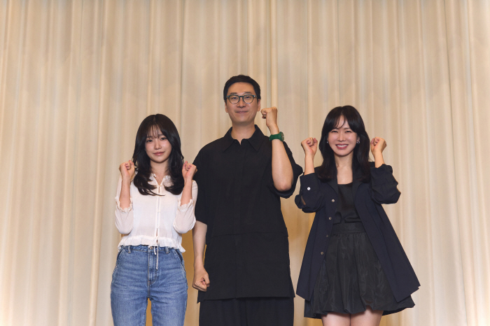 Son Yejin and Jo Yuri to Lead Netflix's New K-pop Drama 'Variety'