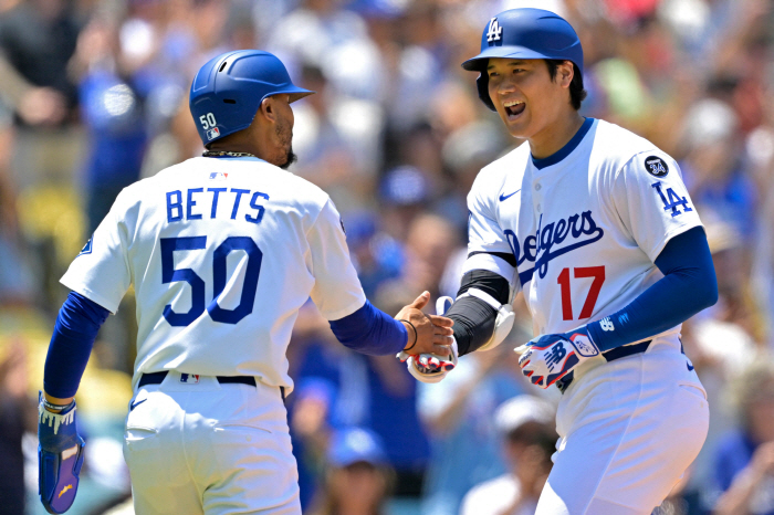 Oh no! NL home run leader has changed, ARI giant Suarez 3435 consecutive at-bats exploded as Ohtani hit 34