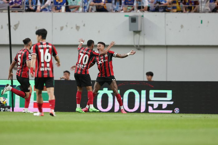 EPL Awakens In Brazil's Gap, Wonder Goal in the Top 5 of Lingard's Soccer Life...Tears were too short for the first K-League return match in 2444 days