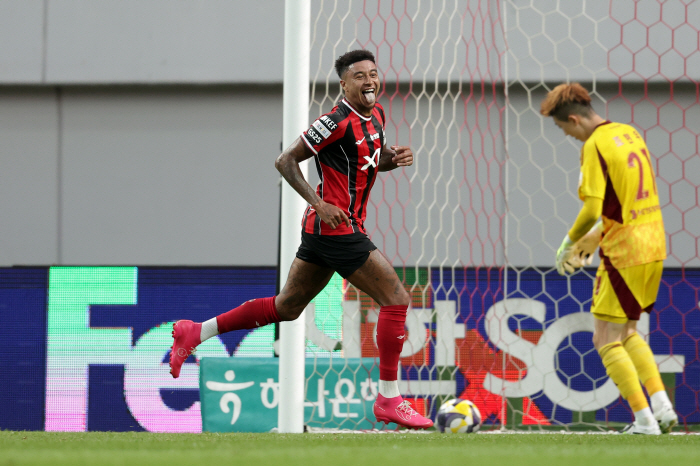EPL Awakens In Brazil's Gap, Wonder Goal in the Top 5 of Lingard's Soccer Life...Tears were too short for the first K-League return match in 2444 days