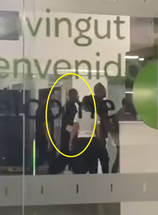 Rashford is really coming to Korea. He will face his old best friend Lingard...Arrives at the airport ahead of joining Barcelona → Give up 15% of salary