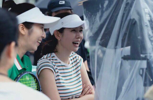  Son Yejin, who revealed the set of 'I Can't Help It', works hard on her beauty...The visual that Park Chanwook also fell in love with