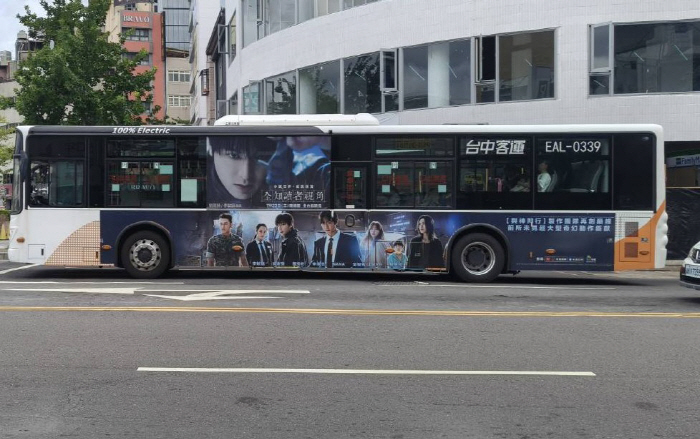 Global box office race begins...Ahn Hyo-seop x Lee Min-ho's full-reading poem invites overseas film festivals → Large-scale overseas tours