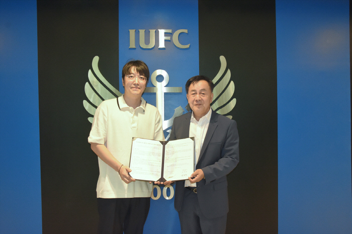 Incheon to tell the story of the club's fan city. Incheon signs an agreement with D-Park, a film company, on the production of Incheon FC, a documentary my love