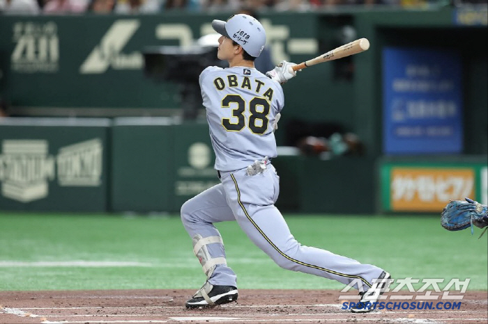 It's surprising and confusing. I hit two home runs in six years, three home runs in two games, and the player himself was surprised by the surprise power home run party 