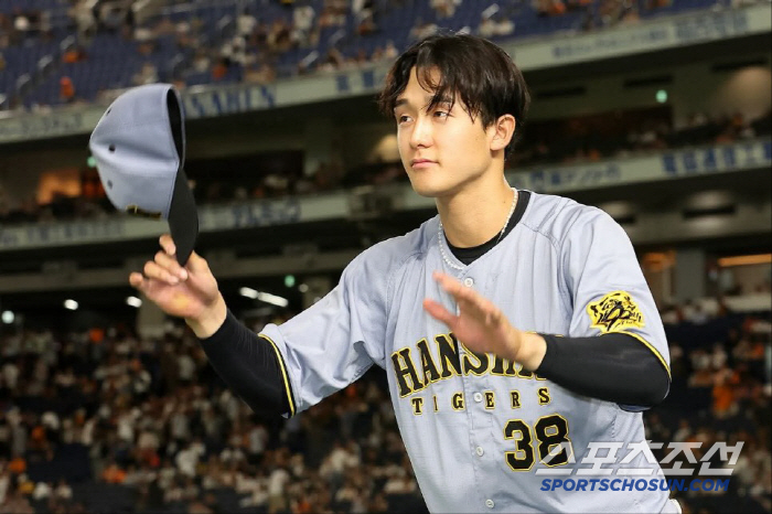 It's surprising and confusing. I hit two home runs in six years, three home runs in two games, and the player himself was surprised by the surprise power home run party 