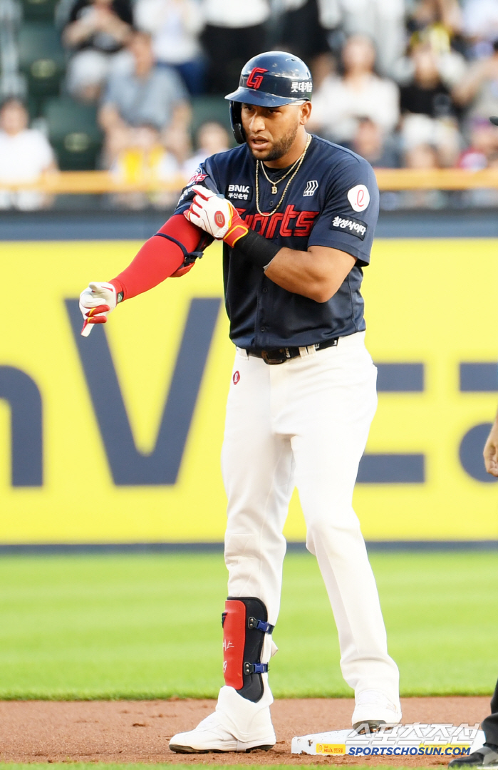 KBO record hitter reversal? 60% of on-base is scarier than 140m home runs