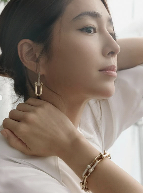 Lee Byung-hun ♥ Lee Min-jung, mosquito marks remain the same...I uploaded an uncorrected photo shoot by mistake