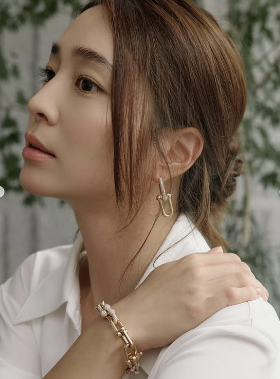 Lee Byung-hun ♥ Lee Min-jung, mosquito marks remain the same...I uploaded an uncorrected photo shoot by mistake