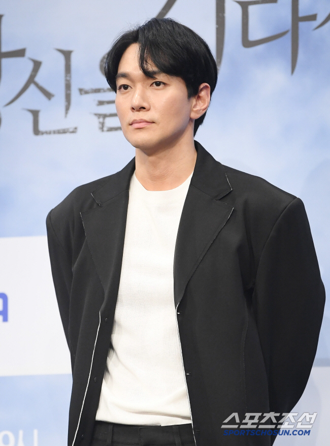 Lee Kyu-han, new pink after breaking up with Yoojung ♥ I love that friend