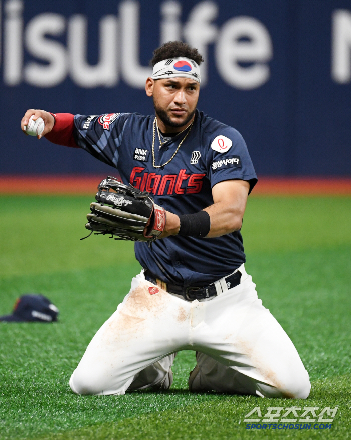  Deleted Reyes hit