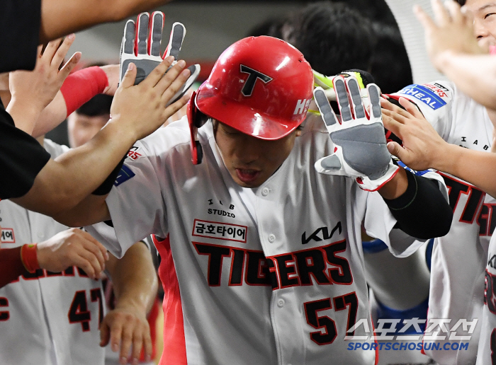  Ko Jong-wook is welcomed