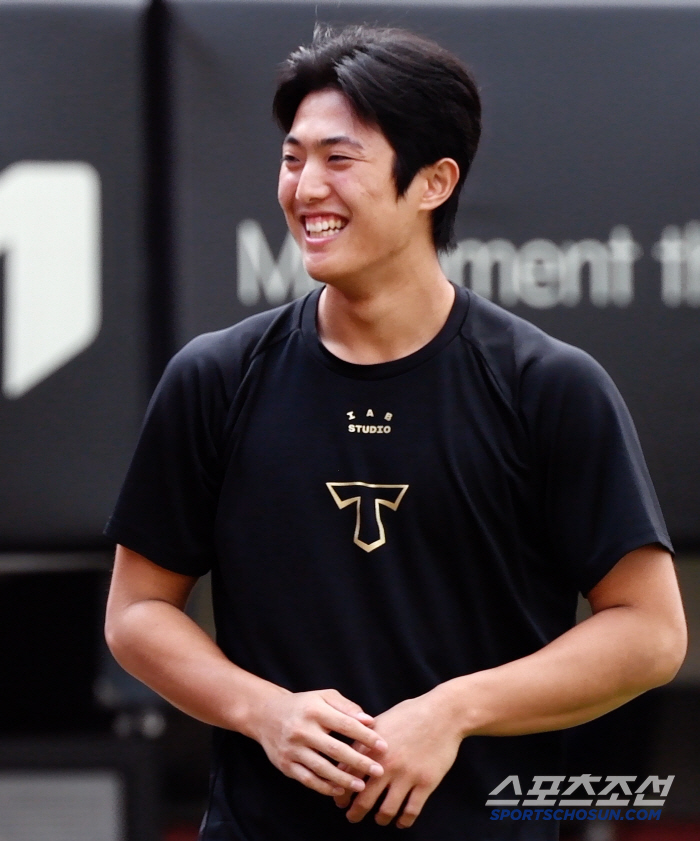  Lee Eui-ri's bright smile is back