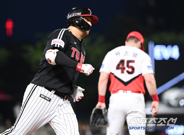  Moon Bo-kyung explodes three-run shot against nails