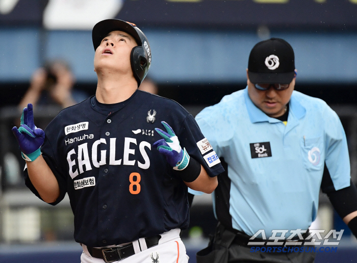  Roh Si-hwan's first solo shot to take the lead in the second inning