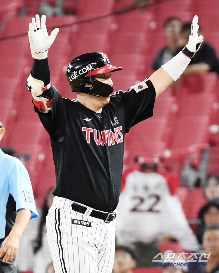 Yoo Young-chan, Lee Jung-yong, Hae-young, Jo Sang-woo, must-win day of collapse. 40 → 47 → 97 Park Hae-min's three-run tie, Kim Hyun-soo's come-from-behind hit. Veteran players kept second place in LG