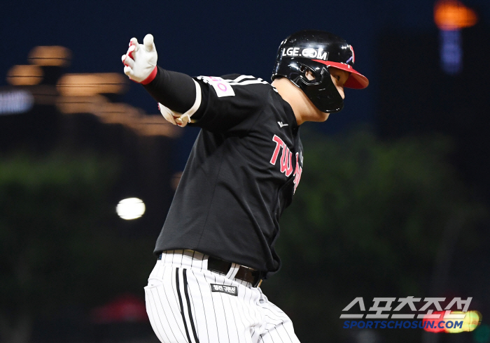 Yoo Young-chan, Lee Jung-yong, Hae-young, Jo Sang-woo, must-win day of collapse. 40 → 47 → 97 Park Hae-min's three-run tie, Kim Hyun-soo's come-from-behind hit. Veteran players kept second place in LG