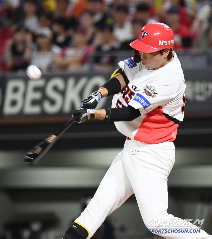 Yoo Young-chan, Lee Jung-yong, Hae-young, Jo Sang-woo, must-win day of collapse. 40 → 47 → 97 Park Hae-min's three-run tie, Kim Hyun-soo's come-from-behind hit. Veteran players kept second place in LG