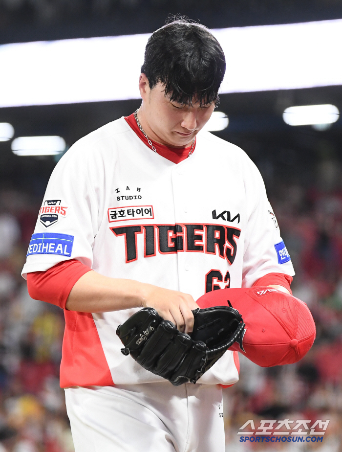 Yoo Young-chan's 3rd run in the 8th inning → Jung Hae-young's 4th run in the 9th inning is a sign of the hot season. 