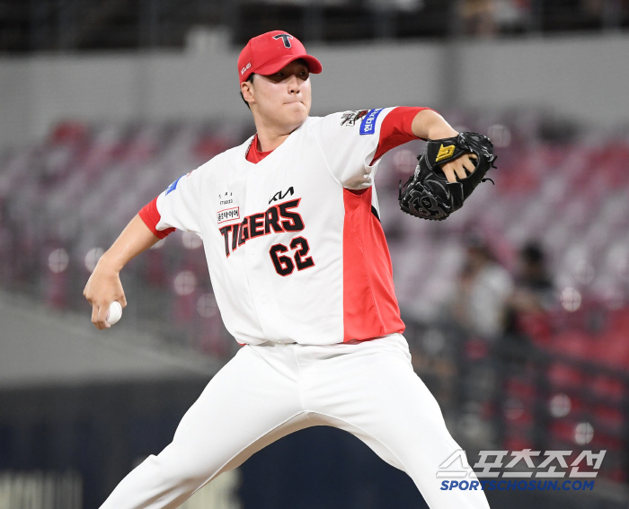 Yoo Young-chan's 3rd run in the 8th inning → Jung Hae-young's 4th run in the 9th inning is a sign of the hot season. 