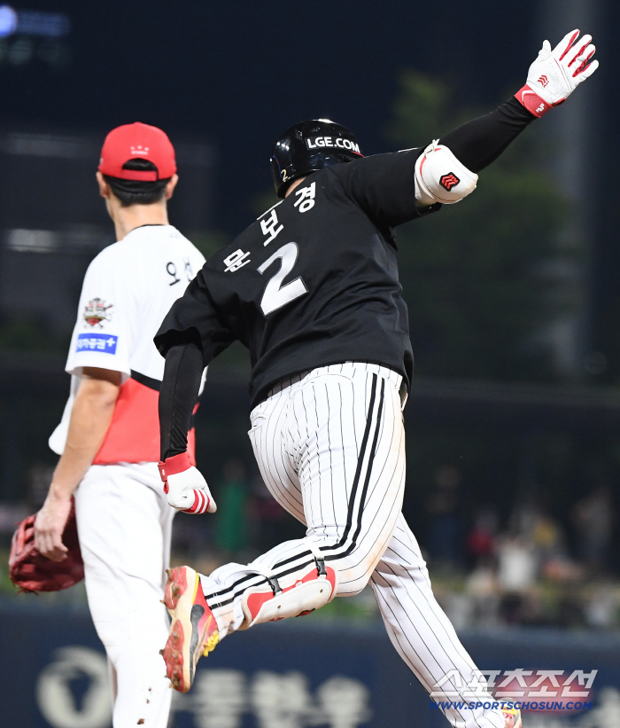 40 → 44 → 64 → 65 Moon Bo-kyung's 10th two-run shot saved another person. LG is going to catch Hanwha for three consecutive wins now