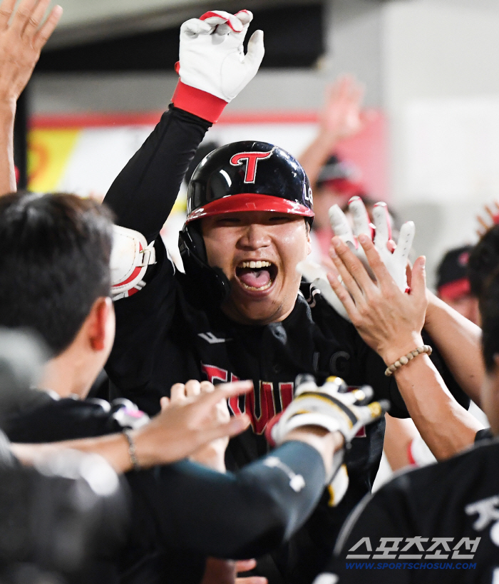 40 → 44 → 64 → 65 Moon Bo-kyung's 10th two-run shot saved another person. LG is going to catch Hanwha for three consecutive wins now