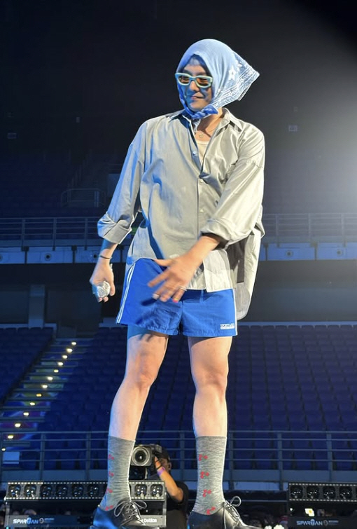 G-Dragon Shares Tour Rehearsal Moments and Unconventional Fashion