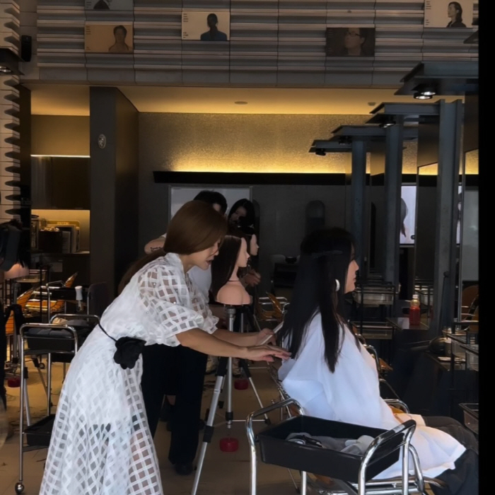 Hairdresser transformation Lee Ji-hyun, best friend Jang Young-ran, grooming herself → I started the first scissors
