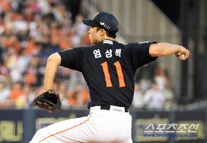 I don't think the 1st place team will have a day like this.. Um Sang-baek's six runs → Doosan hit Hanwha in the fourth inning. 100 Leads