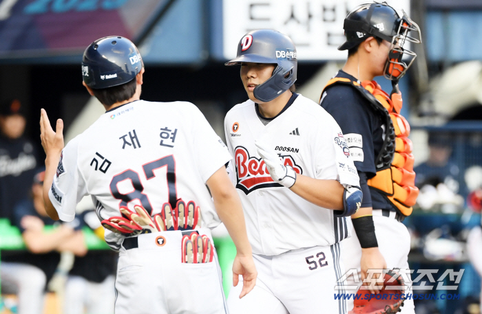 I drop an eagle, too! Hanwha Shocking 213 Defeat → Doosan is crazy in July. Park Jun-soon's cycling hit without a hit