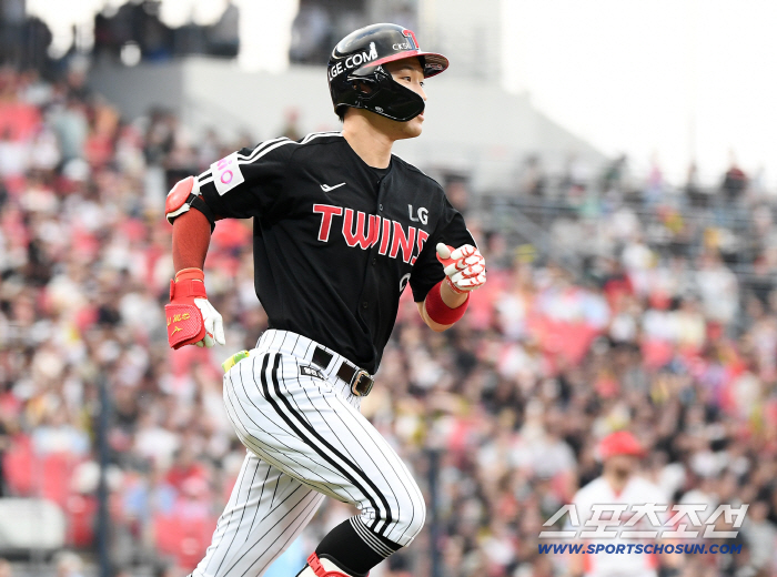 In Gwangju, I'm also a home run hitter. Tied three run → first solo. Park Hae-min, LG's first home run in two consecutive games. 60 Home Runs in Gwangju