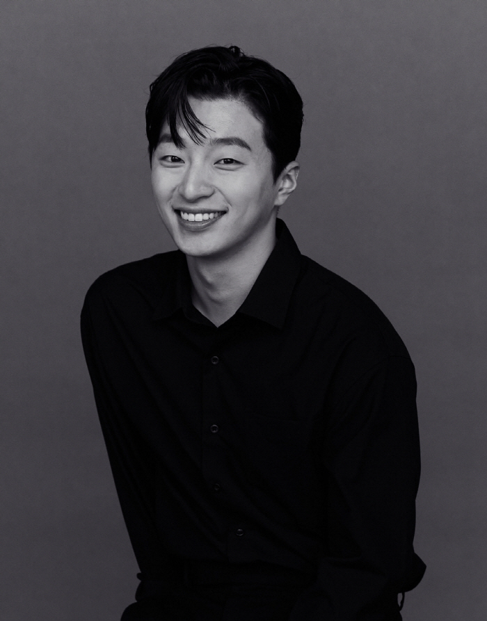 Jung Yong-ju pierced 'Ecouus' 3001…Choi Min-sik also tries the role of a tough legend