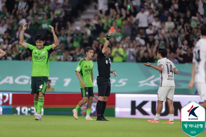 Kim Jin-gyu Compano's consecutive goals Jeonbuk and Kim Dae-woo leave Gangwon with 20 wins, 22 official matches without losing  leading the race 