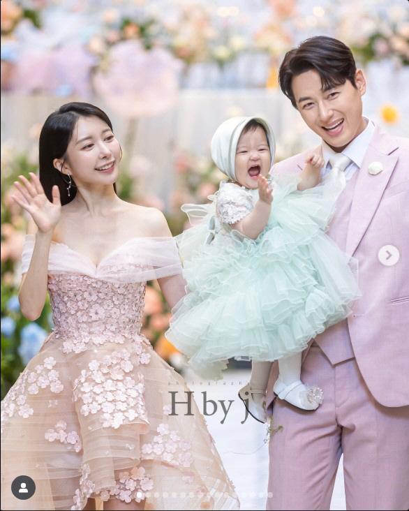 Lee Ji-hoon ♥ Aya-ne, after the first birthday party of a luxury that is more colorful than a wedding...Donation instead of gifts