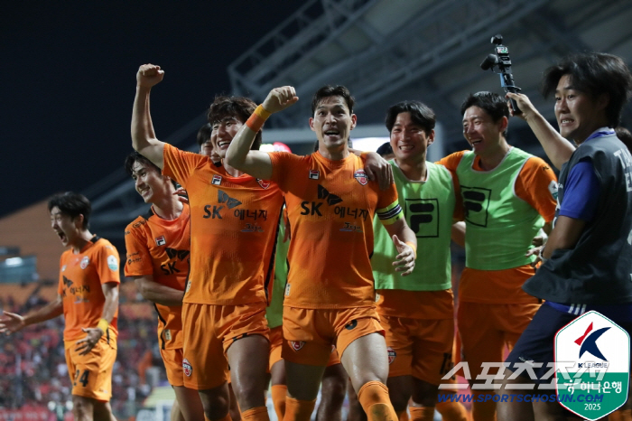 Lim Chang-woo's theater goal Jeju won 3-2 over Seoul! Jumping to 8th place Jeju  Seoul Killers' Science 