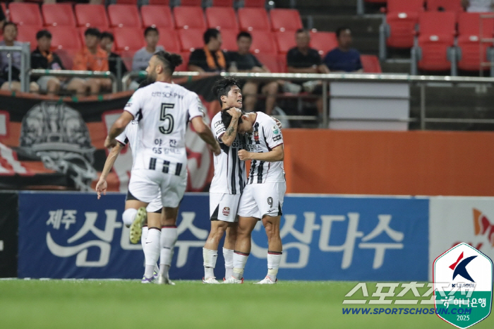 Lim Chang-woo's theater goal Jeju won 3-2 over Seoul! Jumping to 8th place Jeju  Seoul Killers' Science 