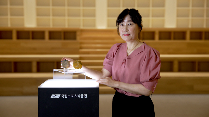 National Sports Museum Sports Star Donation Relay Participates in Paralympic Shooting Legend Kim Im-yeon