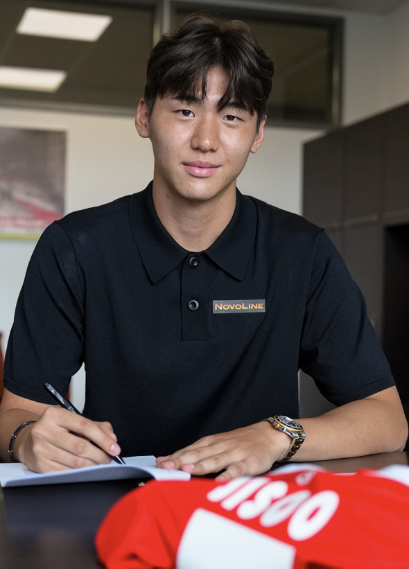 The youngest Premier Leaguer Kim Ji-soo to transfer to Kaiserslautern on loan...The reason why I gave up on home ground road