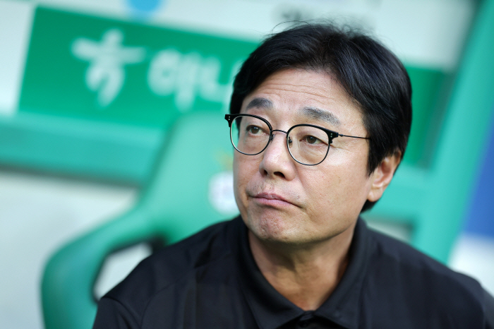 Sighing as soon as the name of the horse came out, Hwang Sun-hong's physicality is so good that I'm worried. → Director Kim Pan-gon's playing time will be increased. Reservation for replacement