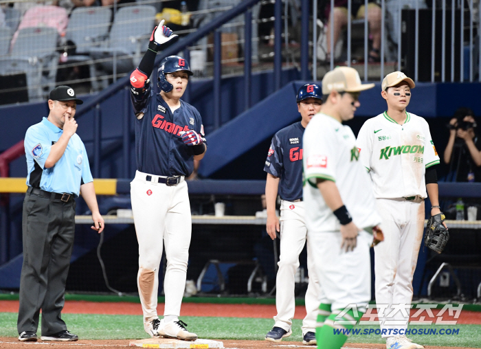  Ko Seung-min's timely RBI to save his chance in the 5th inning