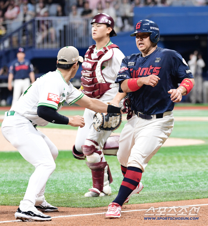  Yoo Kangnam has nowhere to run