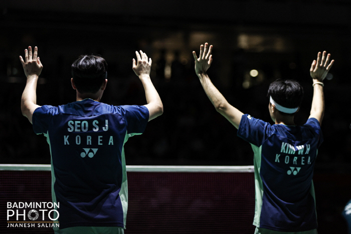 Seo Seung-jae and Kim Won-ho, the world's No. 1 self-congratulatory show, easily passed the round of 32 at the Chinese Open...Super 1000 Grand Slam challenge cruises too