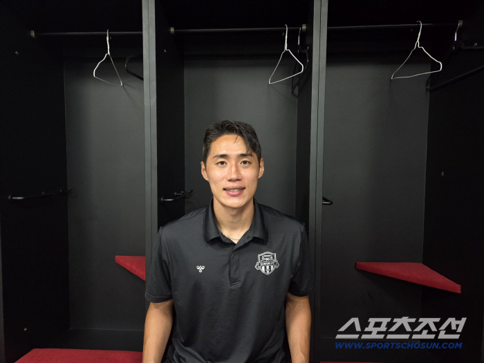 Sung-yong, you ran away, and you followed me. 90% of the new team adaptation. Now, Han Chan-hee, Suwon FC engine, does well for 6 months and wants to be recognized warmly in the winter. 