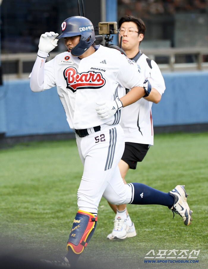 There's no game to throw away! Hanwha, Hwang Jun-seo collapse → Pitcher replacement from the second inning. 7.8 billion Um Sang-baek Longman is here