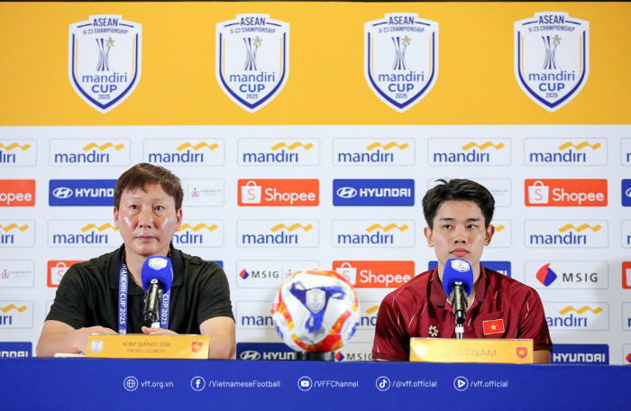 Vietnamese syndrome Kim Sang-sik and Park Hang-seo show achievements!Two steps to AFF U23 Championship semifinal settlement win