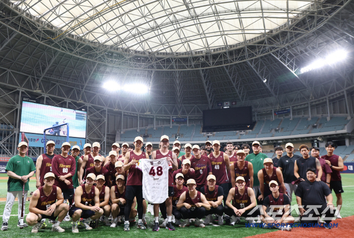 Wells, who finally leaves the Gocheok Dome, caught the last-place club in the breakup again, but when will the lucky ball appear (Goguk site)