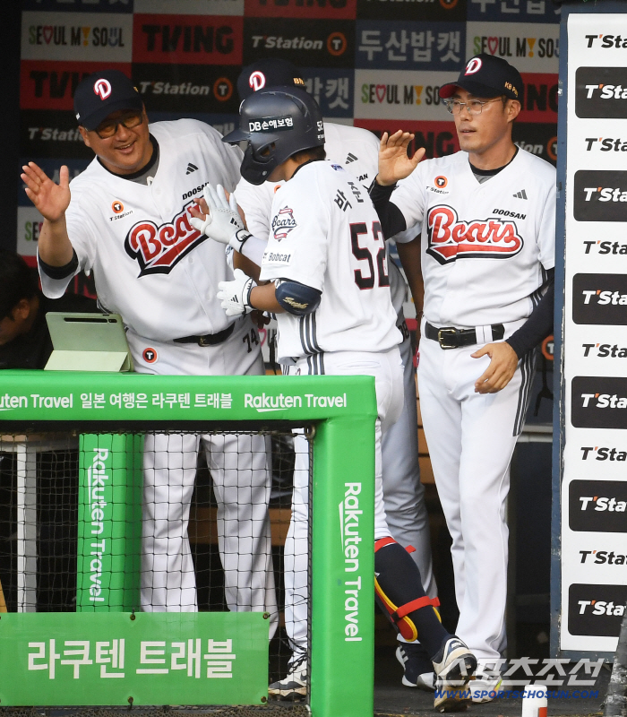 What a waste! Doosan's Park Joon-soon was one short hit short of his first cycling hit as a teenager