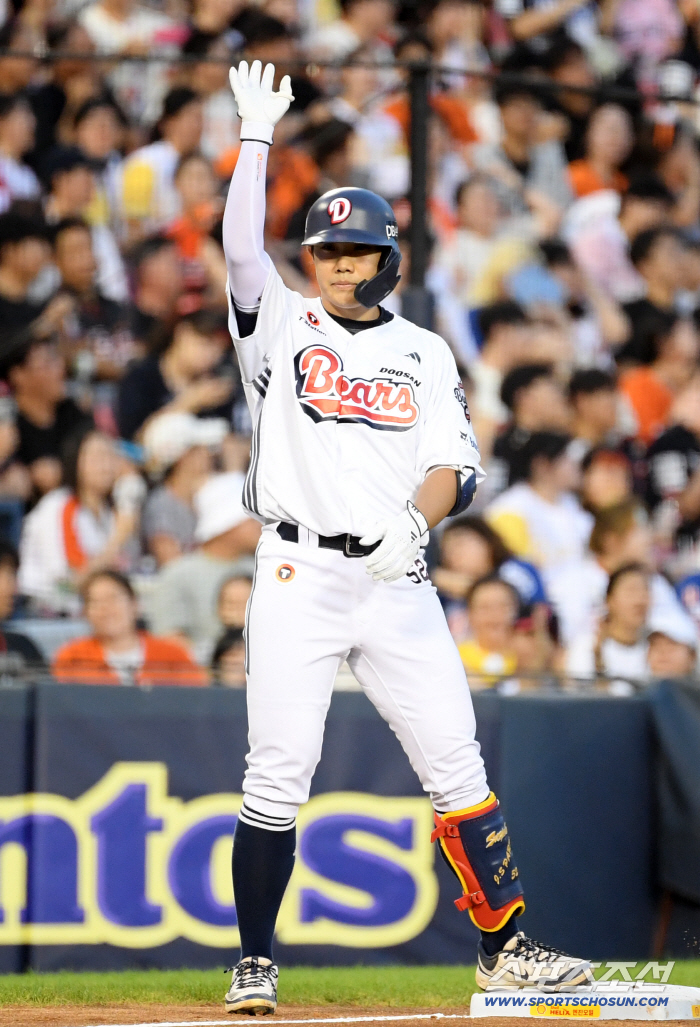 What a waste! Doosan's Park Joon-soon was one short hit short of his first cycling hit as a teenager