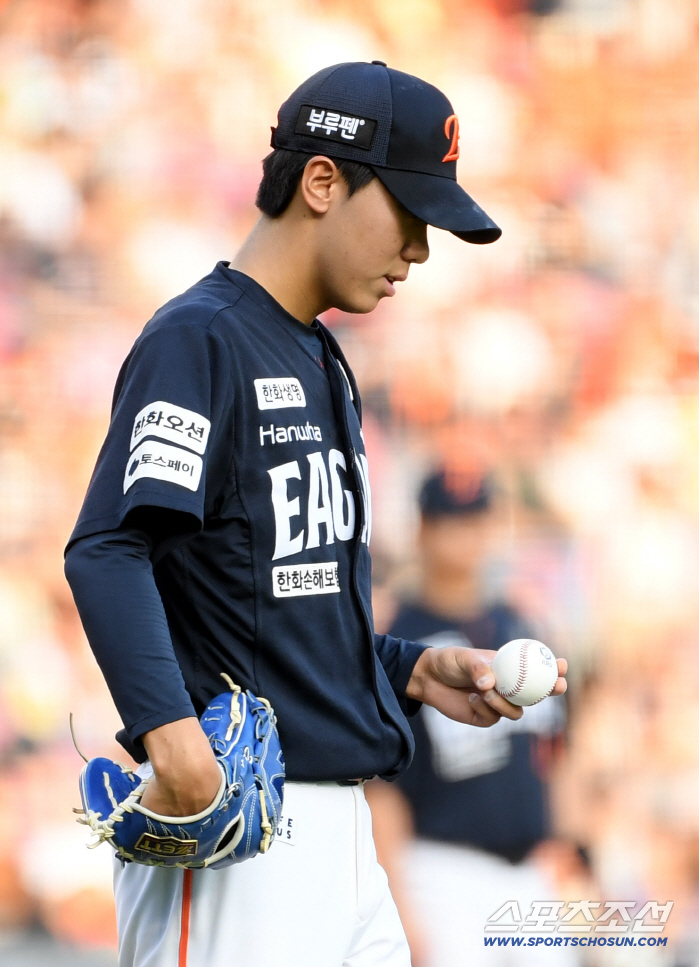 7.8 billion FA, wasn't switching to the bullpen the answer…2 perfect innings → ⅔ 6 runs What's the solution?